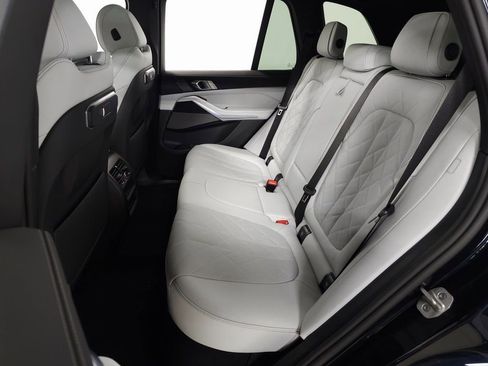 Used 2026 BMW X5 xDrive40i w/ M Sport Package image 40