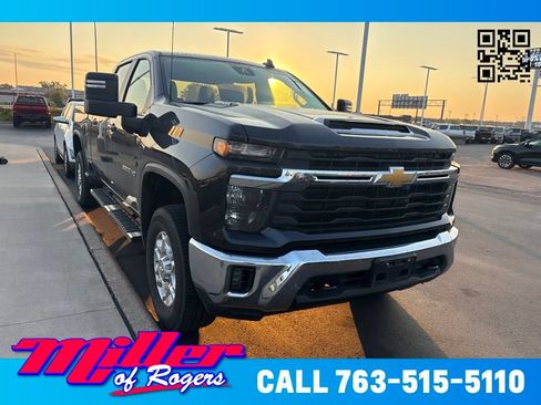 Used 2024 Chevrolet Silverado 3500 LT w/ Convenience Package AWD/4WD image 1