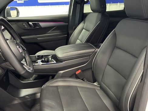 Used 2025 Buick Enclave Preferred image 13