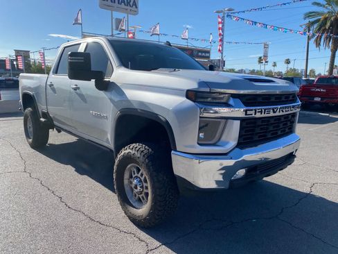 Used 2020 Chevrolet Silverado 2500 LT w/ All Star Edition AWD/4WD image 3