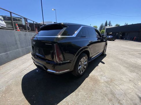 Certified 2026 Cadillac Escalade IQ Luxury 1 AWD/4WD image 6