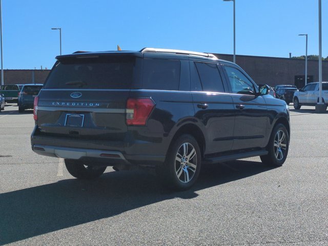 Certified 2024 Ford Expedition XLT RWD image 4