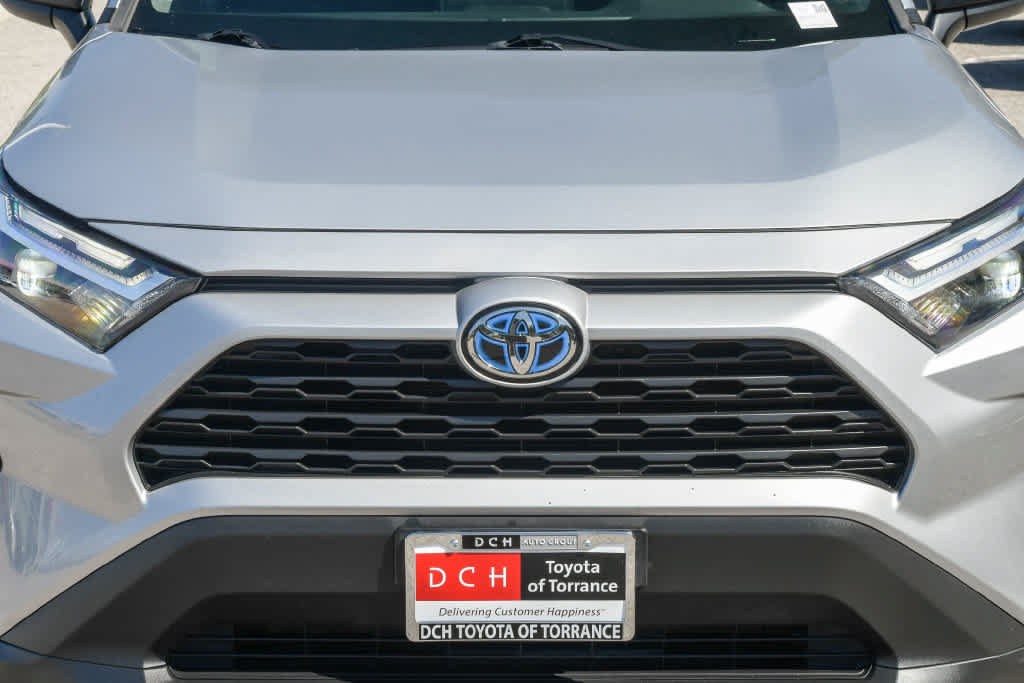 Certified 2024 Toyota RAV4 LE AWD/4WD image 5