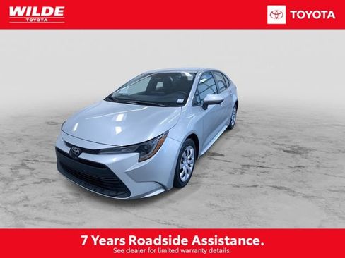Certified 2025 Toyota Corolla LE image 5