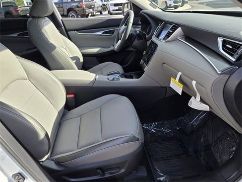 New 2025 INFINITI QX50 Luxe image 21