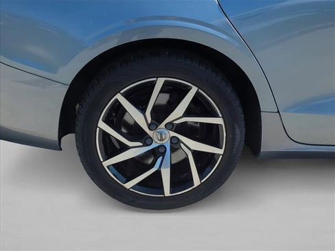 Used 2020 Volvo S60 T6 Momentum image 30