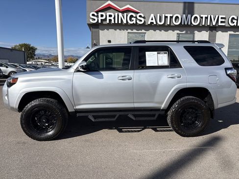 Used 2019 Toyota 4Runner TRD Off-Road image 2