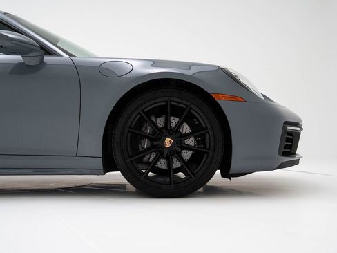 Used 2024 Porsche 911 Carrera w/ Premium Package image 19