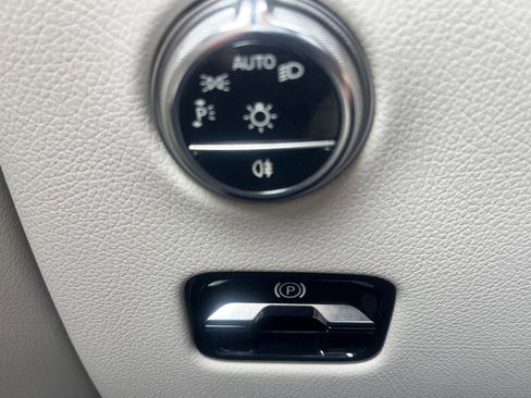 Used 2026 Mercedes-Benz GLC 300 4MATIC image 32