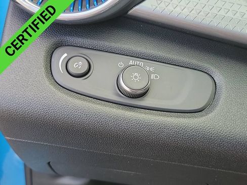 Certified 2025 Chevrolet Trax LT w/ Driver Confidence Package FWD image 8