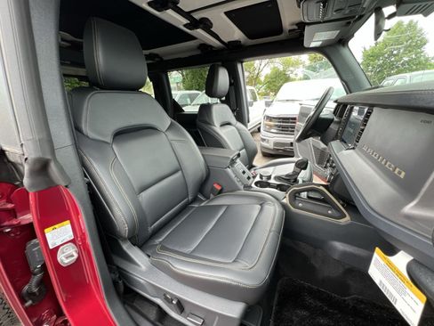 New 2025 Ford Bronco Badlands w/ Sasquatch Package AWD/4WD image 34