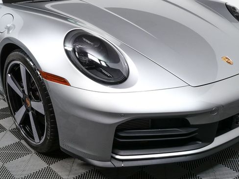 Certified 2025 Porsche 911 Carrera image 31