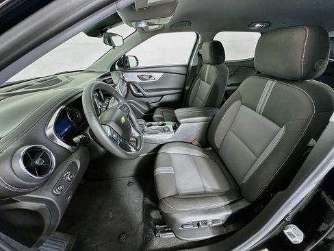 Used 2025 Chevrolet Blazer LT AWD/4WD image 13