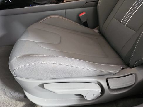 Used 2024 Hyundai Elantra SEL w/ Convenience Package FWD image 27