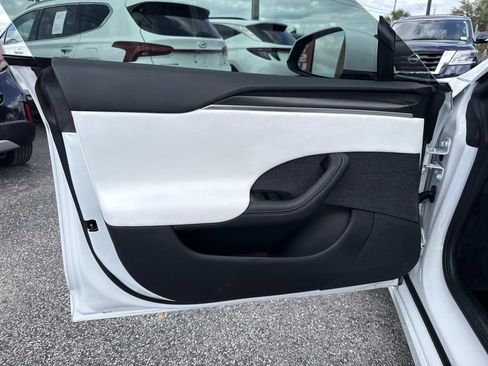 Used 2022 Tesla Model S Plaid image 19