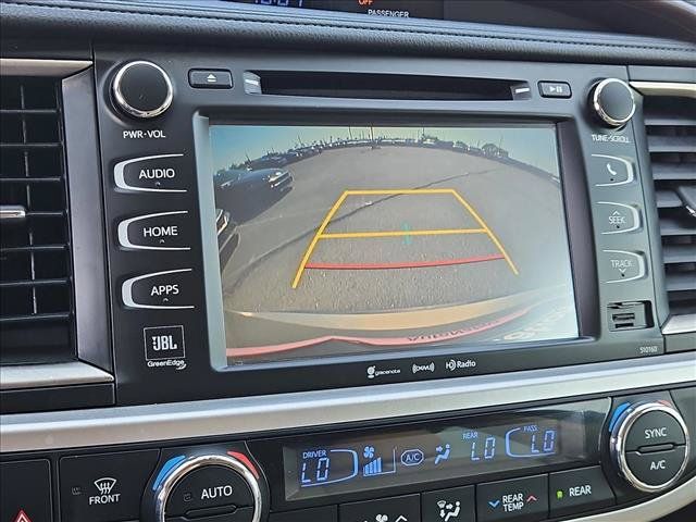 Used 2016 Toyota Highlander Limited w/ Driver Technology Package AWD/4WD image 18