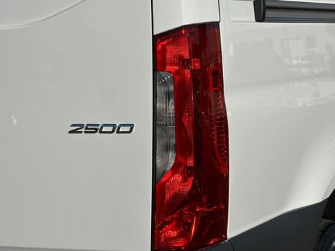 Used 2025 Mercedes-Benz Sprinter 2500 image 26