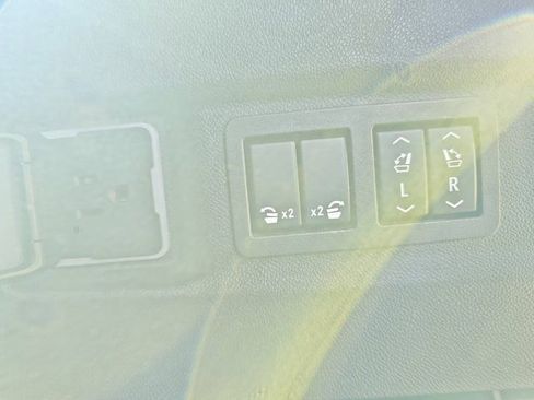 Used 2023 Chevrolet Tahoe Premier image 16