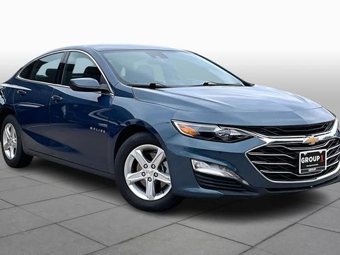 Used 2024 Chevrolet Malibu LT FWD image 2
