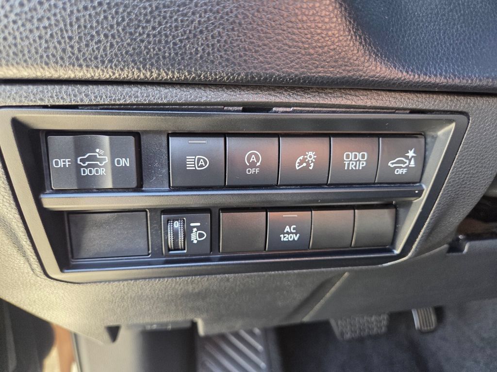 Used 2022 Toyota Tundra SR5 w/ SR5 Premium Package RWD image 12