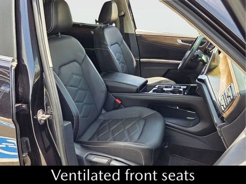 Used 2024 Volkswagen Atlas SE w/ Panoramic Sunroof Package FWD image 19