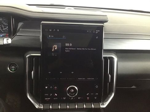 Used 2024 GMC Acadia Elevation w/ Luxury Package image 18