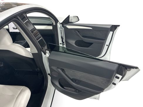 Certified 2023 Tesla Model Y Long Range AWD/4WD image 12