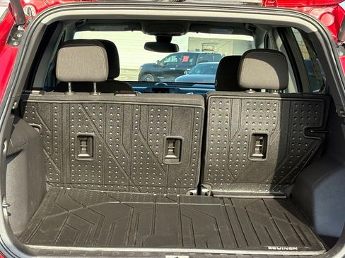 Used 2023 Chevrolet Equinox LT image 41