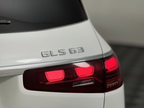 New 2025 Mercedes-Benz GLS 63 AMG 4MATIC image 12