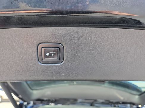 Used 2019 Chevrolet Blazer LT w/ Sound & Technology Package FWD image 14