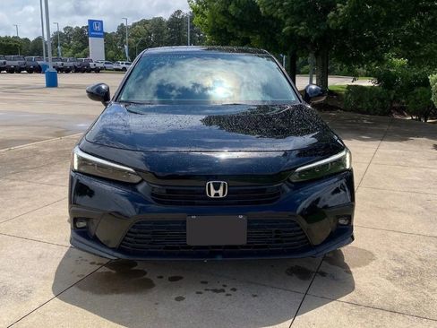 Used 2024 Honda Civic Touring image 2