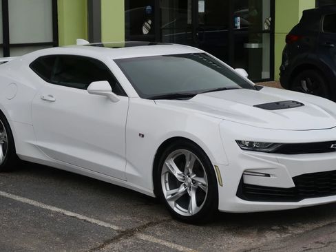 Used 2022 Chevrolet Camaro SS RWD image 5