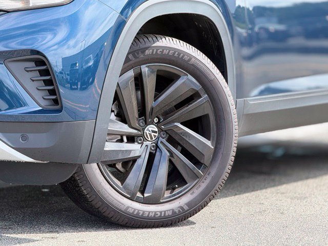 Used 2023 Volkswagen Atlas Cross Sport SE w/ Panoramic Sunroof Package AWD/4WD image 2