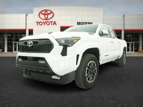 New 2025 Toyota Tacoma TRD Sport image 4