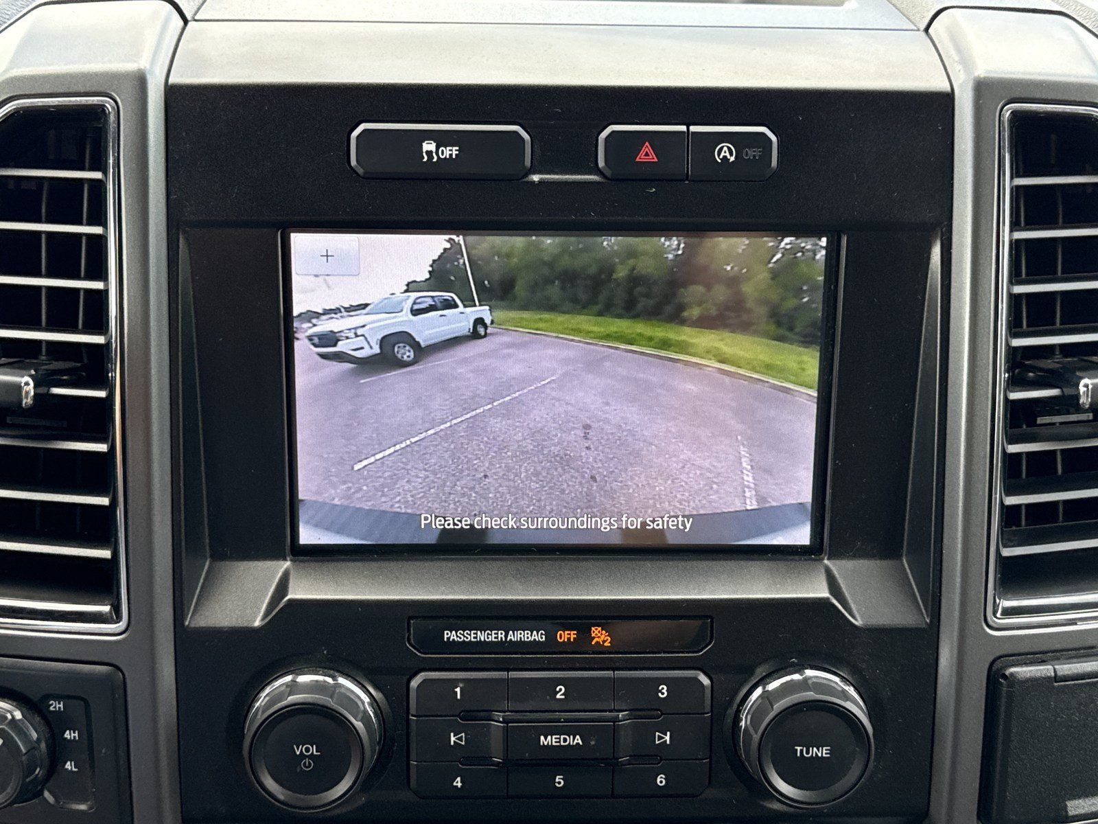 Used 2020 Ford F150 XLT w/ Equipment Group 302A Luxury AWD/4WD image 23