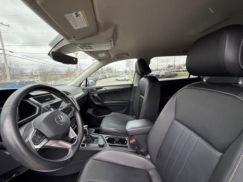 Used 2022 Volkswagen Tiguan SE image 12