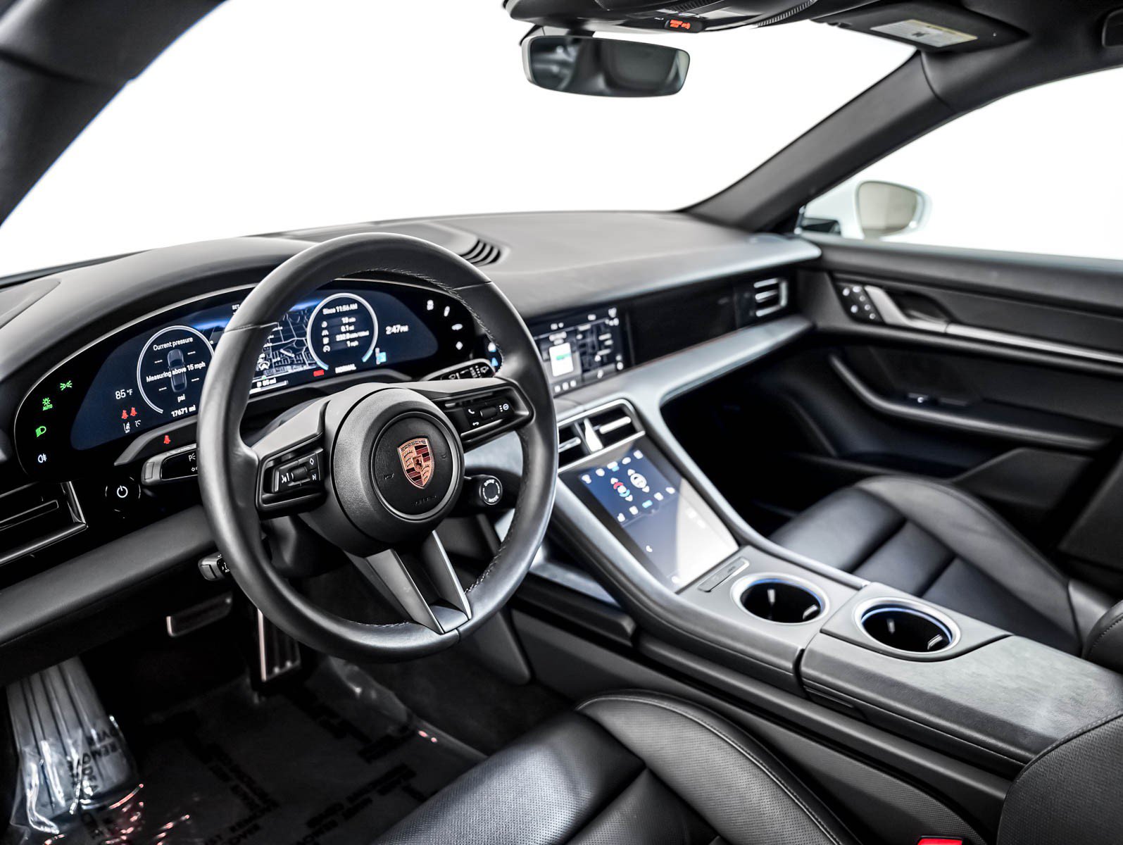 Certified 2025 Porsche Taycan 4 Cross Turismo AWD/4WD image 4