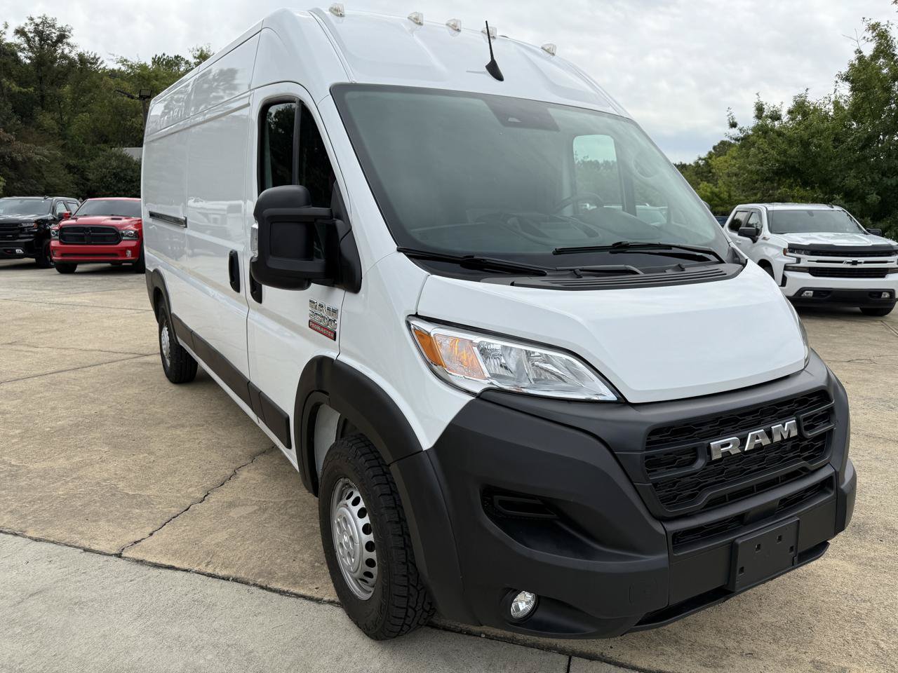 Used 2024 RAM ProMaster 2500 w/ Convenience Group FWD image 7