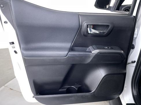 Used 2019 Toyota Tacoma TRD Off-Road image 19