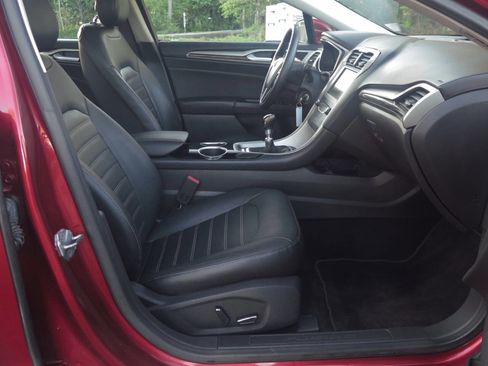 Used 2013 Ford Fusion SE FWD image 17