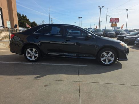 Used 2014 Toyota Camry SE image 4