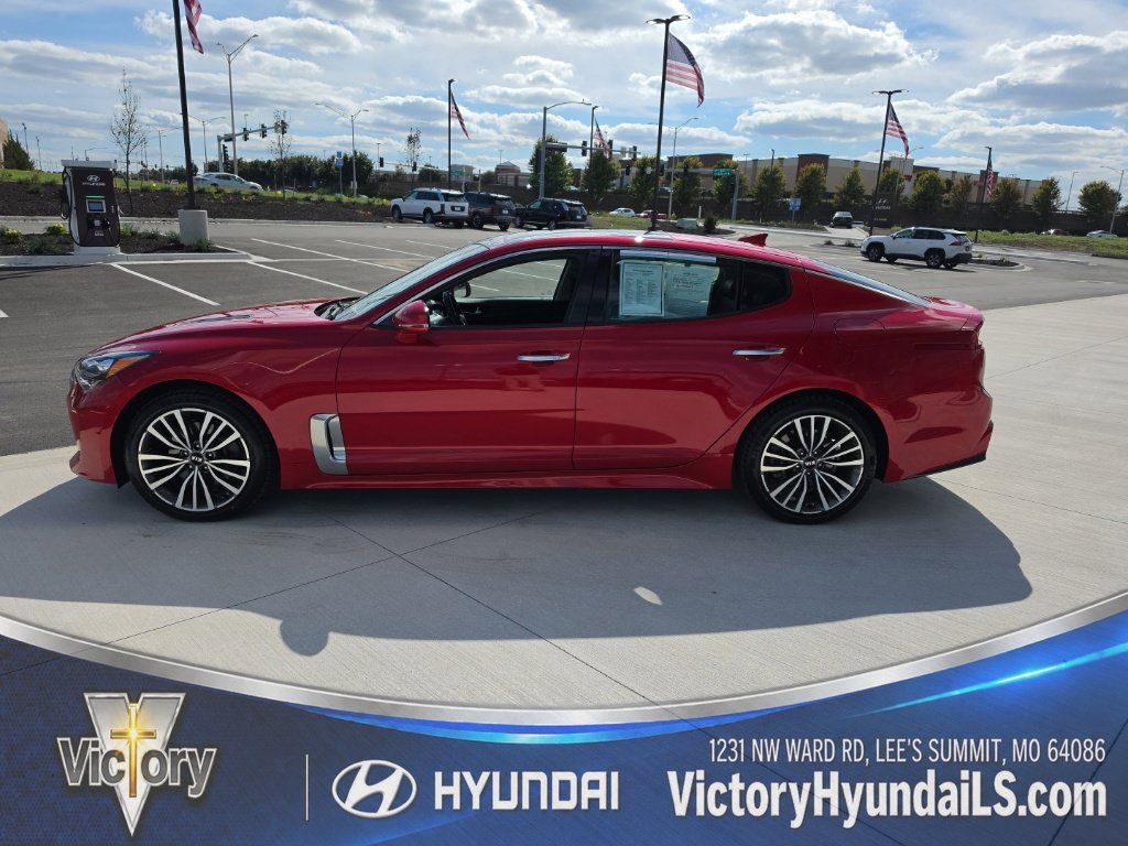 Used 2019 Kia Stinger Premium AWD/4WD image 2