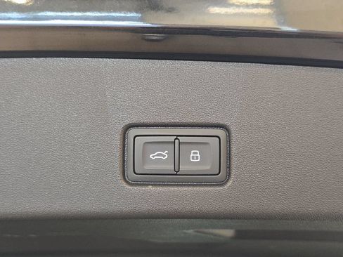 Certified 2023 Audi Q4 e-tron Premium Plus RWD image 16