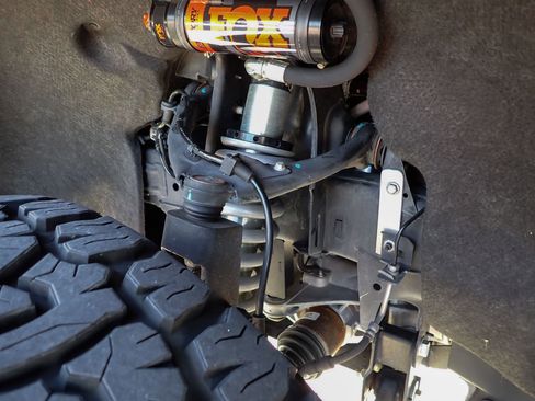 Used 2023 GMC Canyon Denali image 12