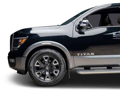 Used 2021 Nissan Titan Platinum Reserve w/ Moonroof Package RWD image 30