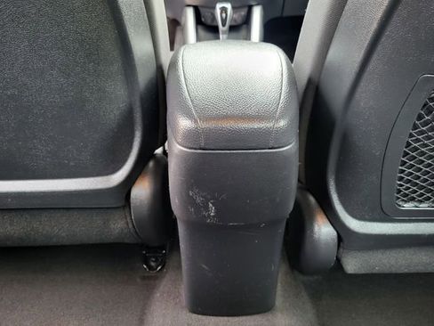 Used 2015 Hyundai Veloster image 13