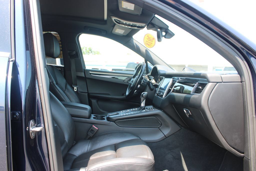 Used 2018 Porsche Macan S AWD/4WD image 28