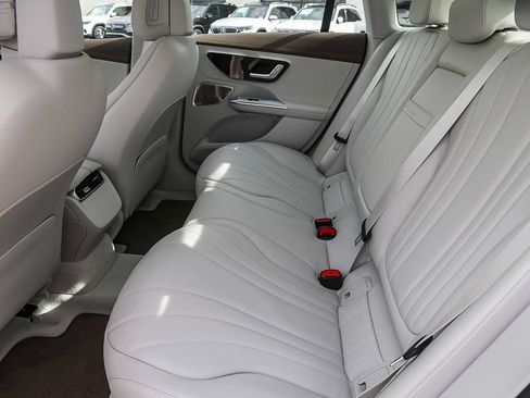 New 2024 Mercedes-Benz EQE 500 4MATIC Sedan image 16