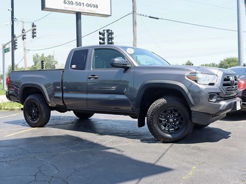 Used 2019 Toyota Tacoma SR w/ SX Package AWD/4WD image 2
