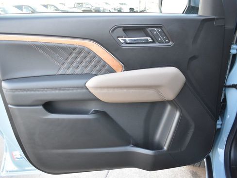 New 2026 GMC Canyon Denali image 17